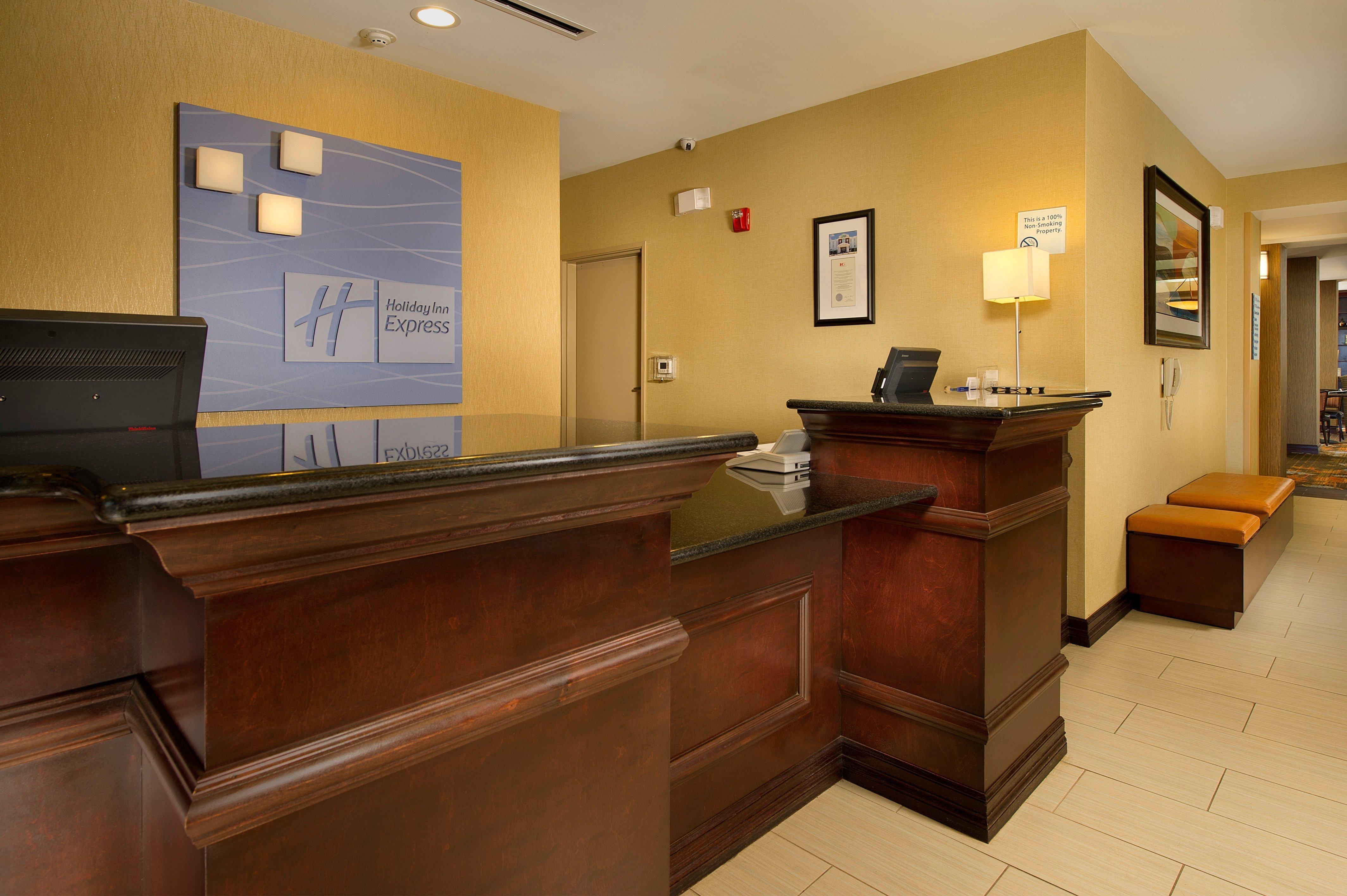 Holiday Inn Express Uvalde, An Ihg Hotel Εξωτερικό φωτογραφία