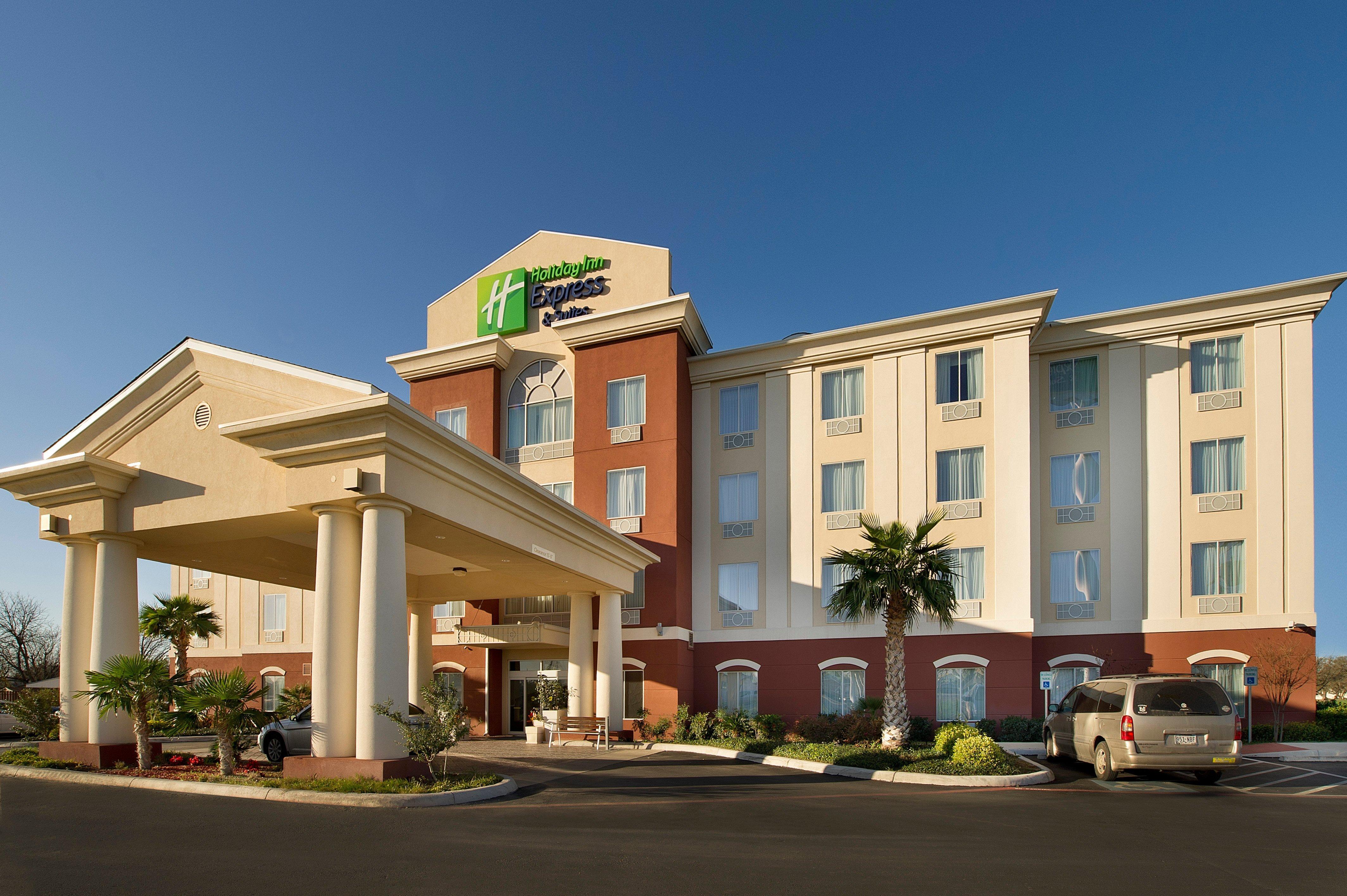 Holiday Inn Express Uvalde, An Ihg Hotel Εξωτερικό φωτογραφία